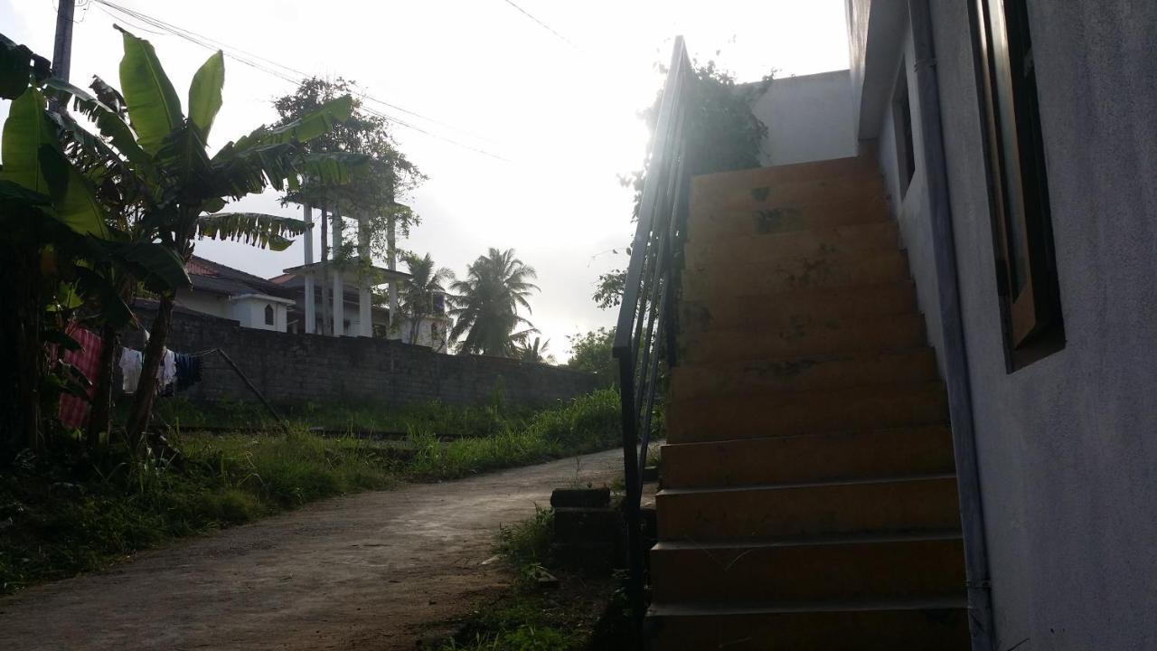 Gasthaus Ocean On House Unawatuna Exterior foto
